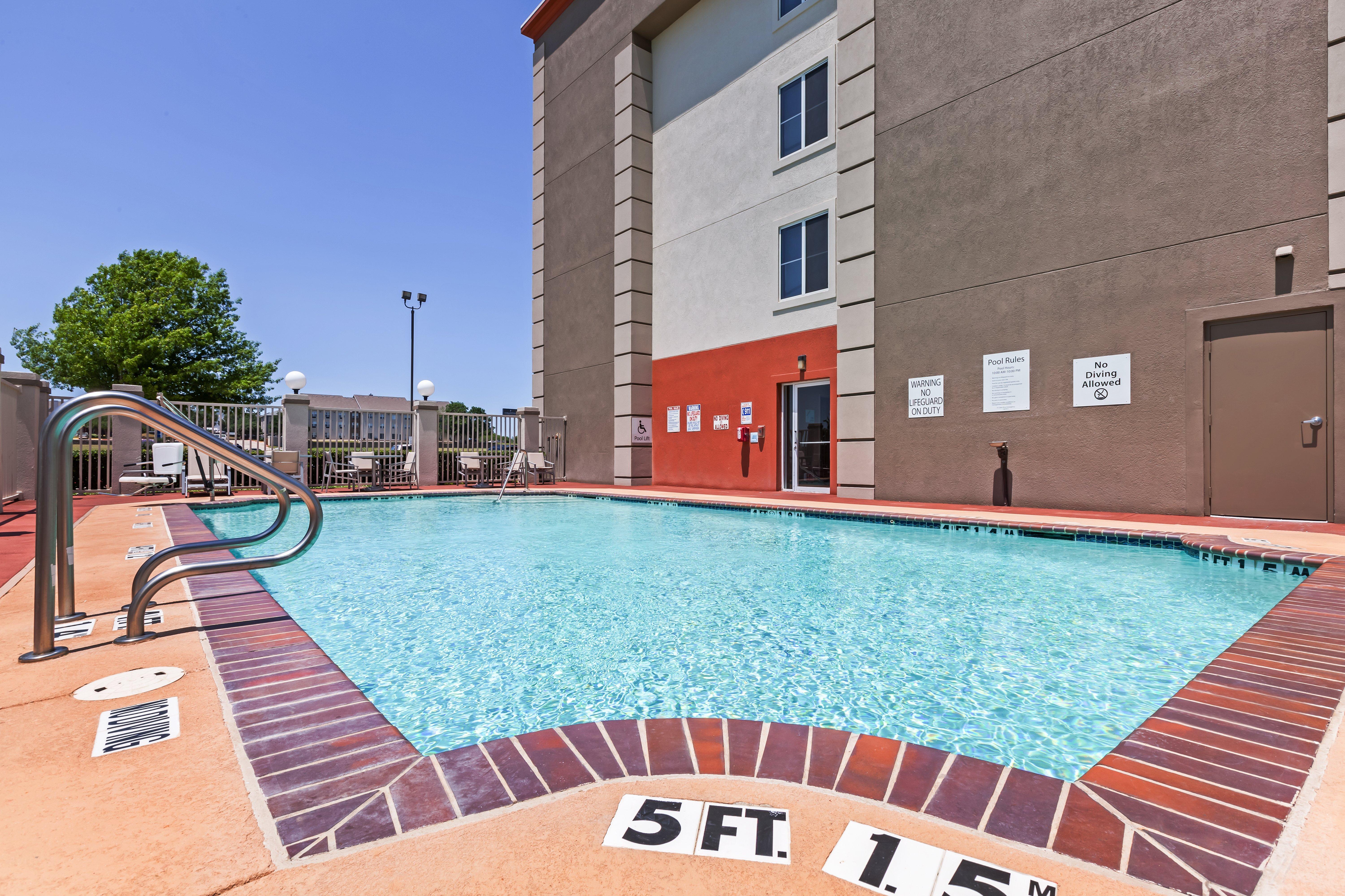 Holiday Inn Express Hotel & Suites Dallas Lewisville, An Ihg Hotel Exterior foto