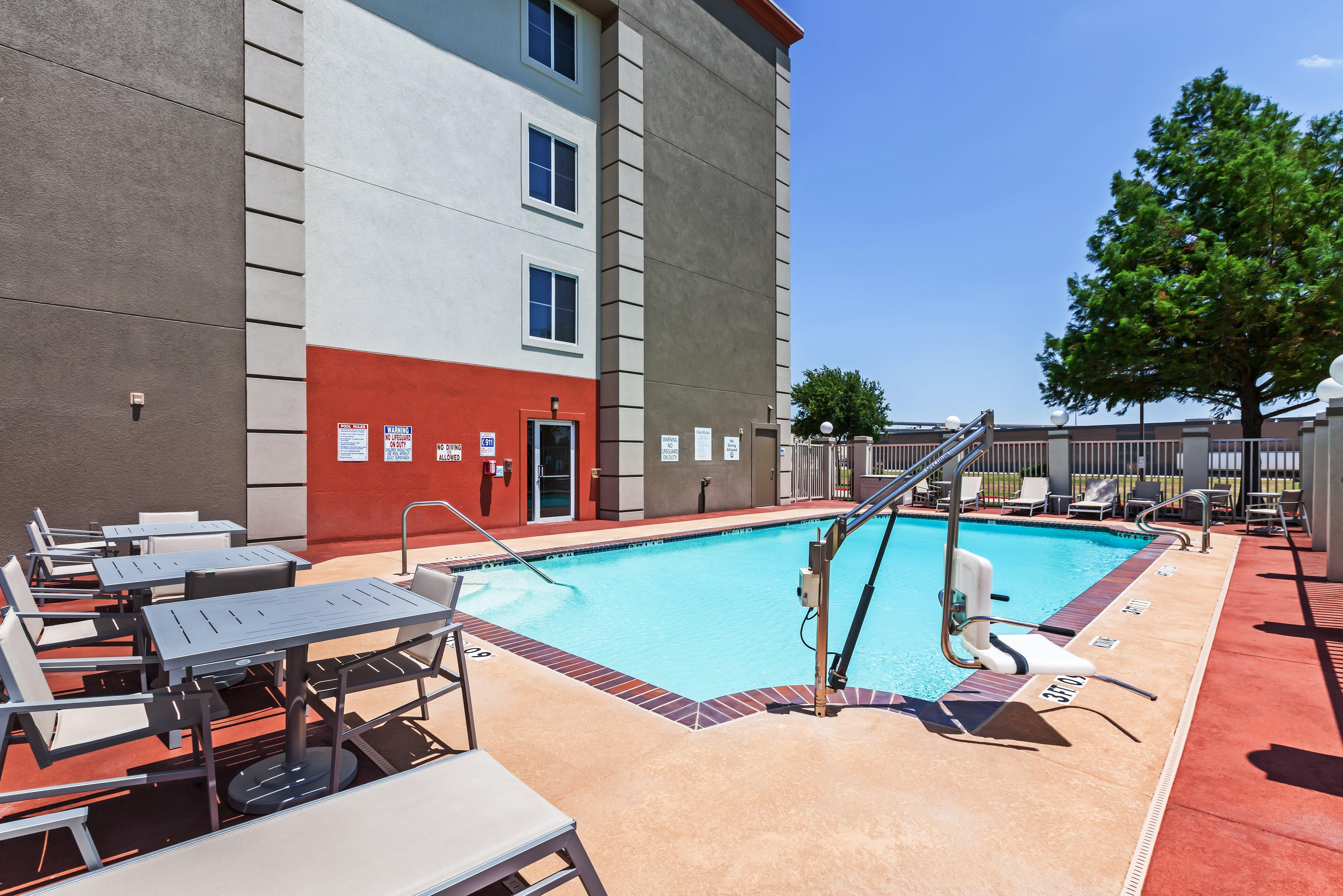 Holiday Inn Express Hotel & Suites Dallas Lewisville, An Ihg Hotel Exterior foto